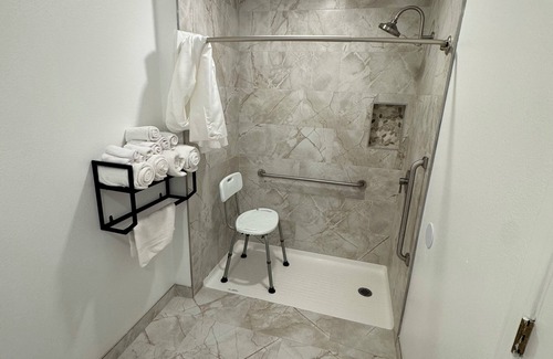 Arrowbear Lake Hotel | Deep Creek