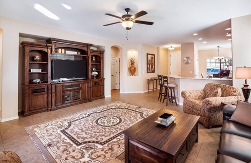 Ironwood Crossing House | Deep Summer Discount 3B 2Bt POOL close to Airport