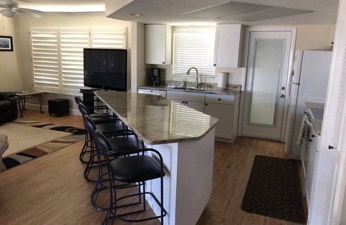 Homosassa House | Deep Water Retreat, Dock, Heated Pool, Kayaks, Bikes, Close to all Hotspots!