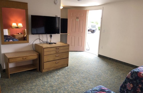 Owego Hotel | Deep Well Motel