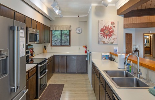 Friday Harbor House | Deepwater Dock! Waterfront! (HV)