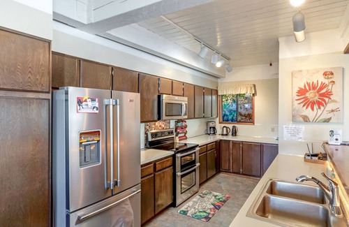 Friday Harbor House | Deepwater Dock! Waterfront! (HV)