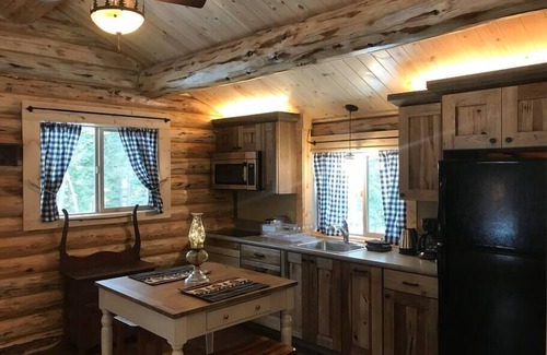Kila Cabin | Deer Cabin at Cross WM Ranch - AC/Laundry included