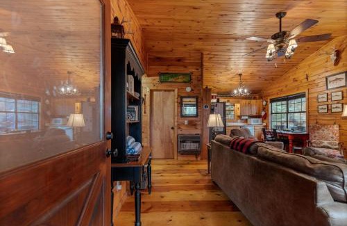 Ellijay Villa | Deer Crossing - Mountain Views Hot Tub More