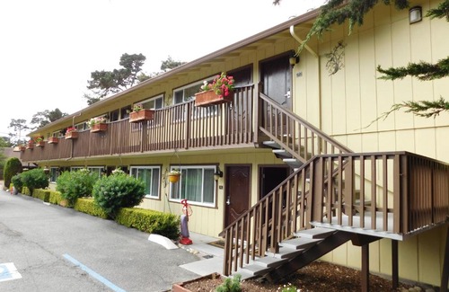 Pacific Grove Hotel | Deer Haven Inn