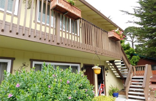 Pacific Grove Hotel | Deer Haven Inn