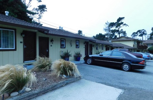Pacific Grove Hotel | Deer Haven Inn