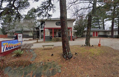 Eureka Springs Historic District Cabin | Deer Hollow Cottage at Tradewinds