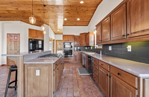 La Follette House | Deer Memories - Deerfield Resort/Breathtaking Views/Boat Slip/No Steps/Game Room