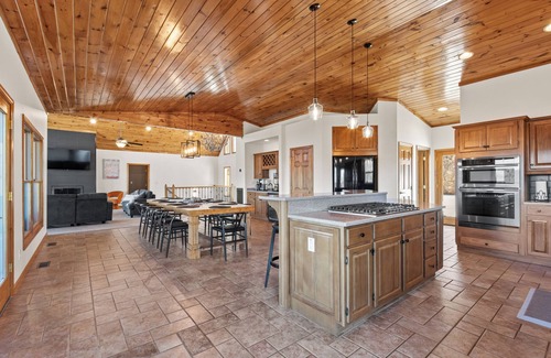 La Follette House | Deer Memories - Deerfield Resort/Breathtaking Views/Boat Slip/No Steps/Game Room