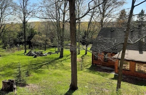 Central Lake Cabin | Deer Point Trails - A Northern Escape!