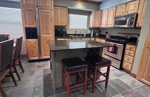 Park City Condo | Deer Valley Condo Across Hwy from Jordanelle Gondola