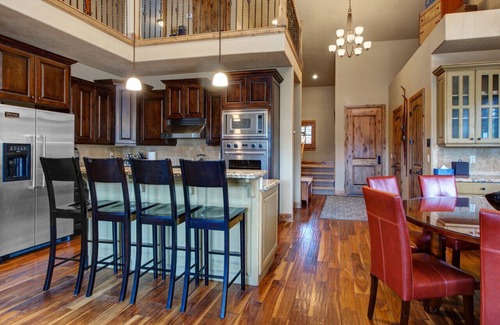 Park City House | Deer Valley East Village - 4 Masters - Sleeps up to 16! 1 min from Deer Valley