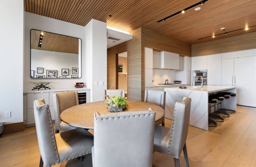 Empire Pass Condo | DEER VALLEY EMPIRE PASS SKI-IN/OUT TOWER CLUB AMENITIES POOL SPA FITNESS DINING