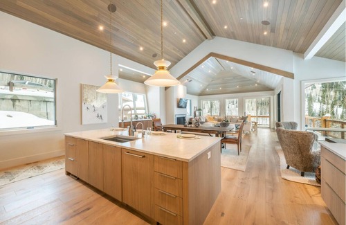 Empire Pass House | Deer Valley Escape At Nakoma Ski In Ski Out-Minutes from The Montage