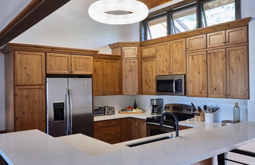 Deer Valley Condo | Deer Valley/Ski down to Snow Park Lodge/2022 Major Remodel