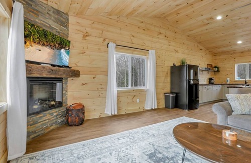 Rockbridge Cottage | Deerberry Ridge (Hocking Hills Area)