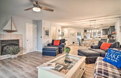 La Follette Condo | Deerfield Lakefront Condo/Boat Slip Included!