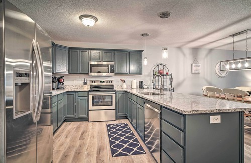 La Follette Condo | Deerfield Lakefront Condo/Boat Slip Included!