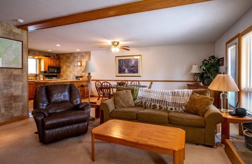 Davis Condo | Deerfield Village 134