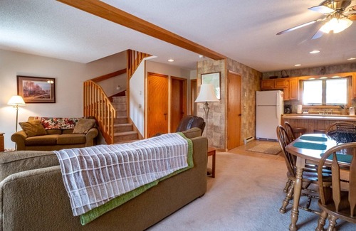 Davis Condo | Deerfield Village 134