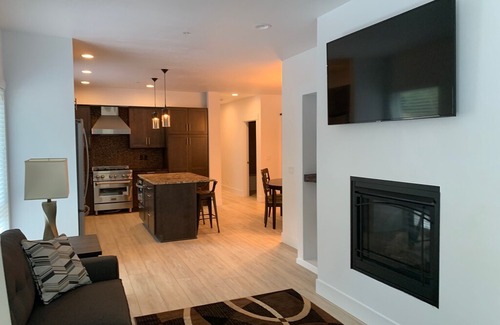 Gold Beach Apartment | DeerHaven Apartment Unit B