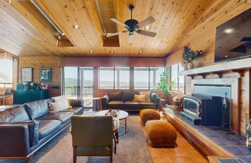 Idyllwild House | Deerhaven Lodge