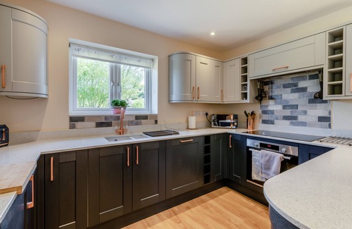 Honiton House | Defoe's View - Four Bedroom House, Sleeps 8