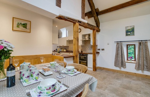 Lanwrin House | Degwm - Two Bedroom House, Sleeps 4