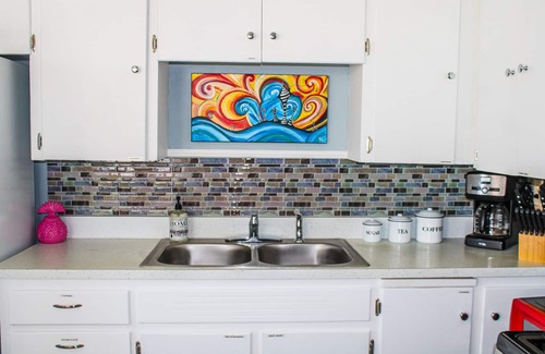 Amarillo House | DEJA BLUE *Mid-Mod House *2Br/1Ba/1Ga* Near I27/I40*