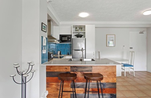 Surfers Paradise Apartment | Deja Blue Sunny Surfers Getaway on Chevron Island