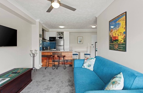Surfers Paradise Apartment | Deja Blue Sunny Surfers Getaway on Chevron Island