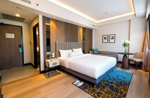 Suko Manunggal Hotel | Deka Hotel Surabaya HR Muhammad