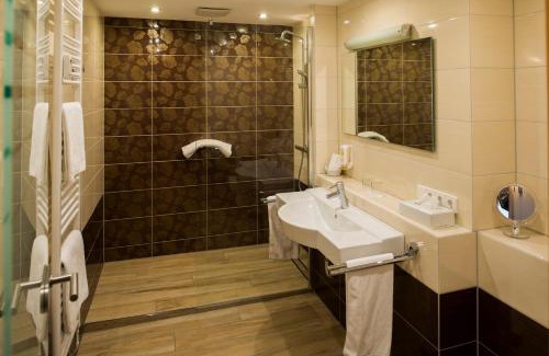 Altensteig Hotel | DEKRA Congresshotel Wart