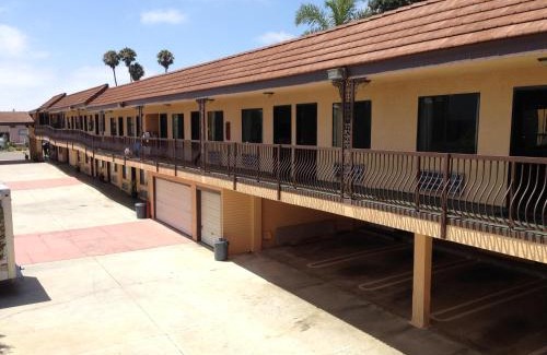 Delthorne Hotel | Del Amo Inn