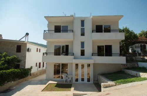Canj Apartment | Del Mar Apartments