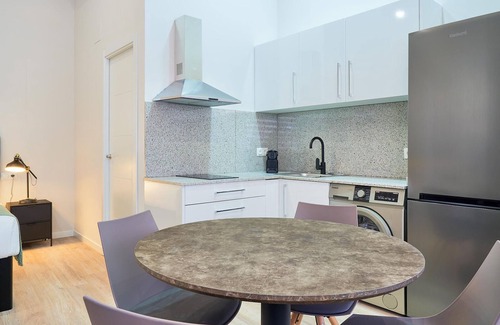 El Ejido Apartment | Del Parque Flats Capuchinos: Cosy Studio in Historic Malaga with Double Bed & Sofa Bed