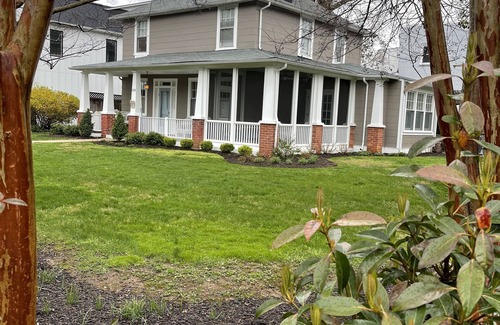 Potomac West House | Del Ray Home with Screen Porch & Outdoor Kitchen