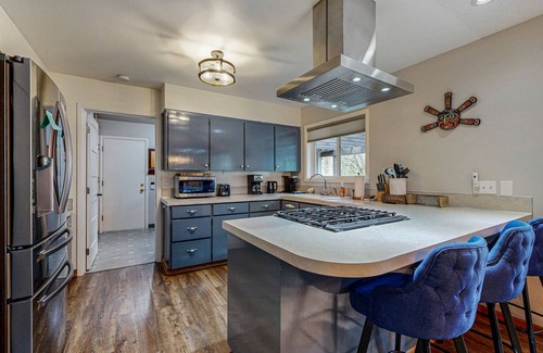 Stevenson House | Del Ray Retreat | Dog-friendly house in Stevenson with deck & 2 fireplaces