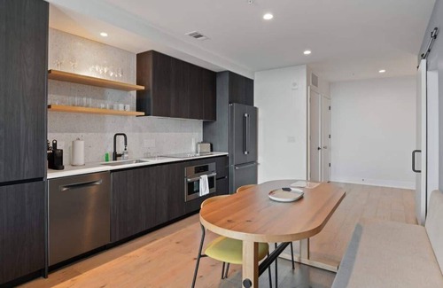 Rainey Street Historic District Apartment | Del Rio at the Rainey District