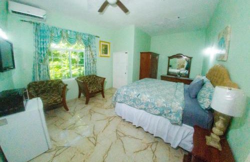 West End House | Dela de-Rose Guest House Negril Jamaica