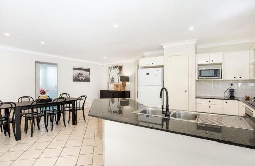 Culburra Beach House | Delamere - Pet Friendly with Fireplace & Firepit