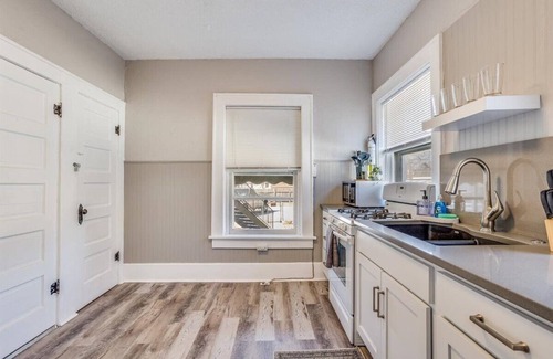 Wichita Apartment | Delano Deluxe! Centrally Located Cozy Studio!