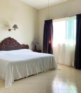 La Cruz de Huanacaxtle Bed & Breakfast | Delfin B&B
