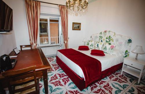 Rione II Trevi House | Delfini Trevi House