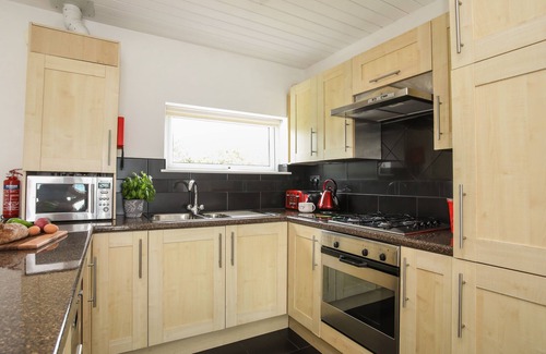 Y Felinheli House | DELFRYD, family friendly, country holiday cottage in Y Felinheli