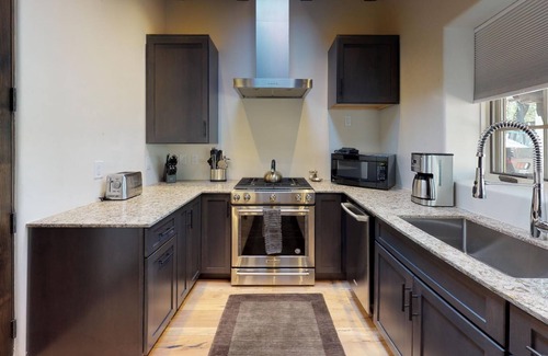 Historic Eastside House | Delgado C-4: One block from Canyon Road!