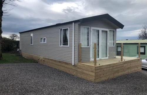 Gilcrux Resort | Delightful 2-bed static set in a peaceful village