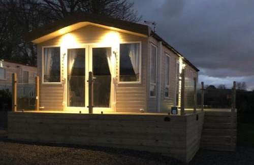 Gilcrux Resort | Delightful 2-bed static set in a peaceful village