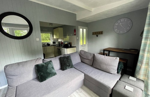 Bont Newydd Ski Chalet | Delightful 2 Bedroom Welsh Chalet, situated between Snowdonia and Caernarfon.